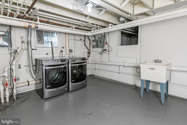 Building Photo - 150 Prospect Ave