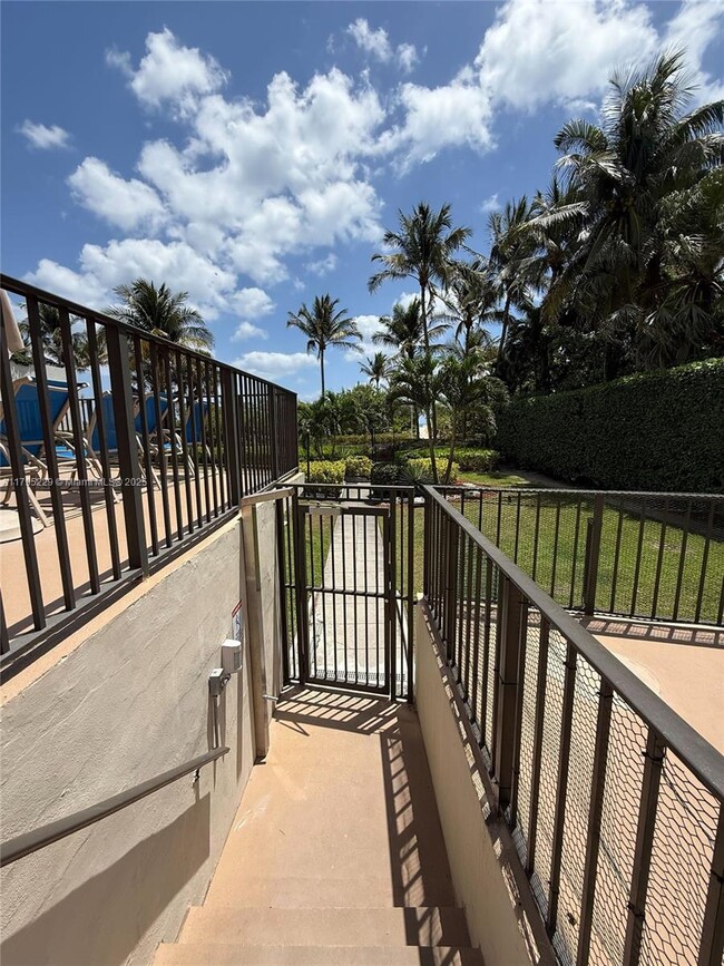Building Photo - 1623 Collins Ave