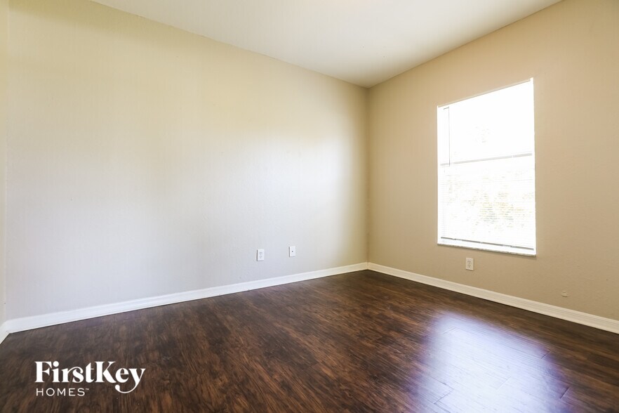 Building Photo - 2606 Atwater Dr