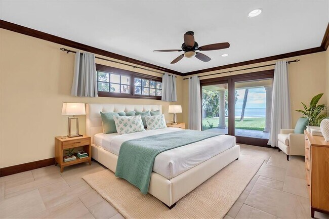 Building Photo - 5810 Bahama Shores Dr S