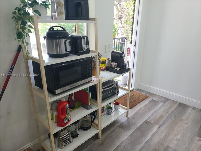 Building Photo - 168 NW 32nd St