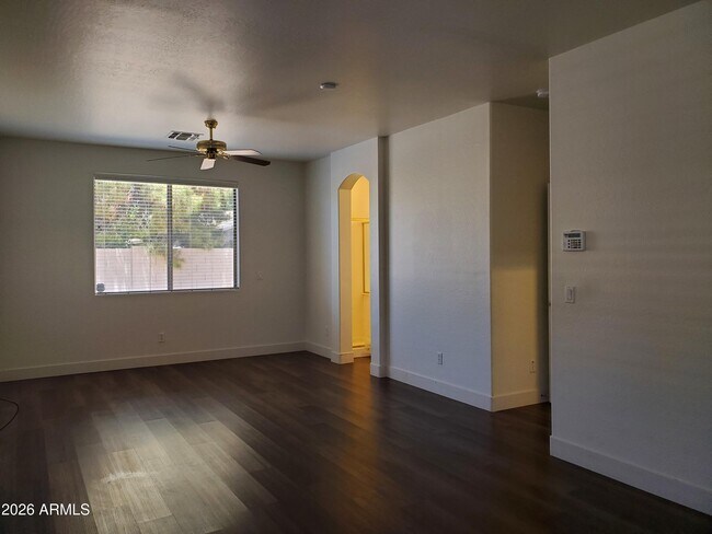 Building Photo - 2430 E Darrel Rd