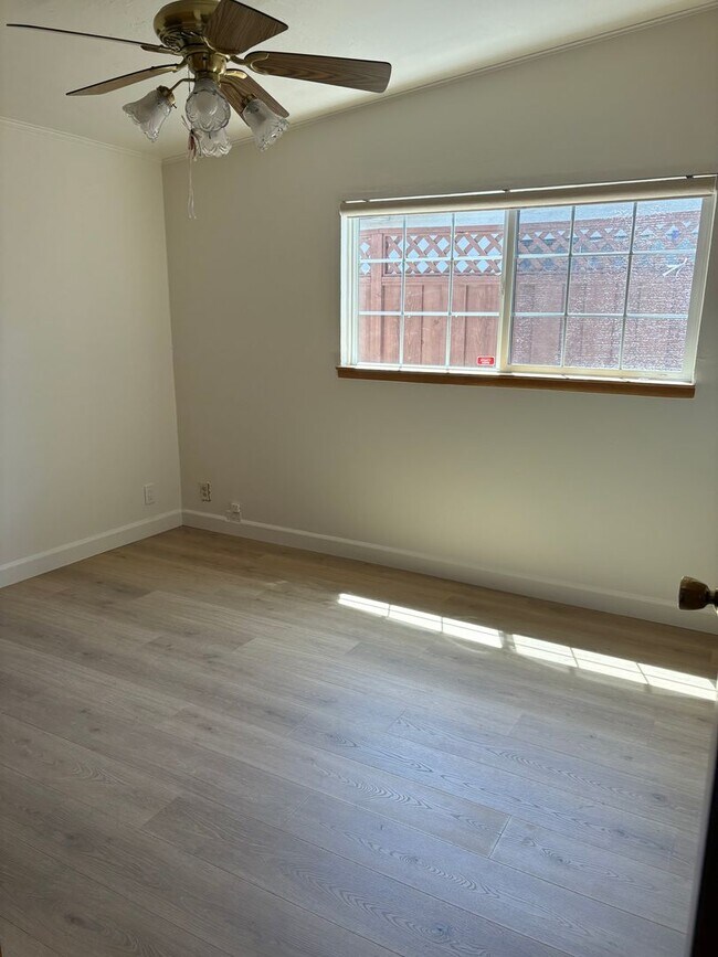 Building Photo - Beautiful 4 bedroom 2 bath home in Newark