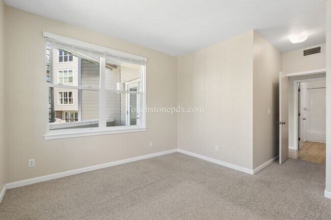 Building Photo - 1630 S Harbor Way