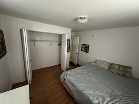 Building Photo - 4438 Morningside Dr SE