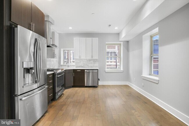 Building Photo - 2512 Frankford Ave