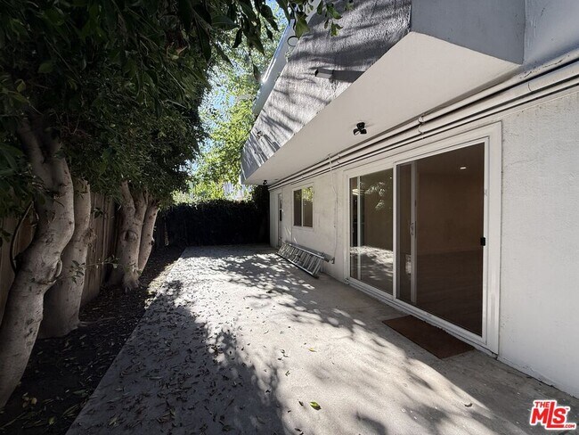 Building Photo - 1760 S Bentley Ave