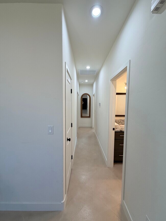 Building Photo - 1863 Valentino Ct
