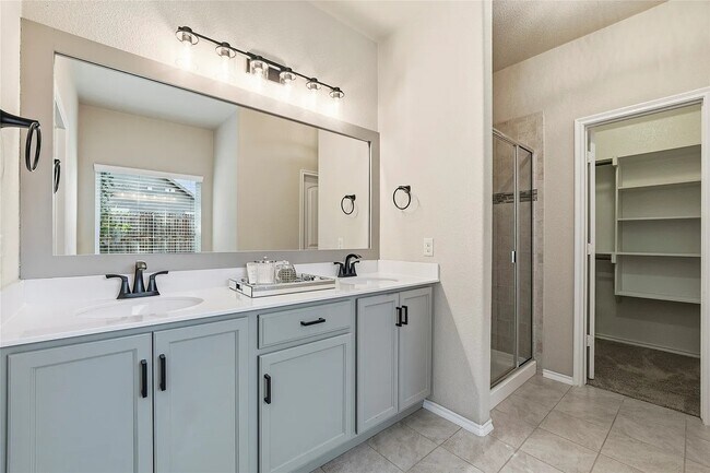 Building Photo - 9905 Cottontail Ln