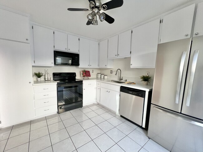 Building Photo - 6966 Park Mesa Way