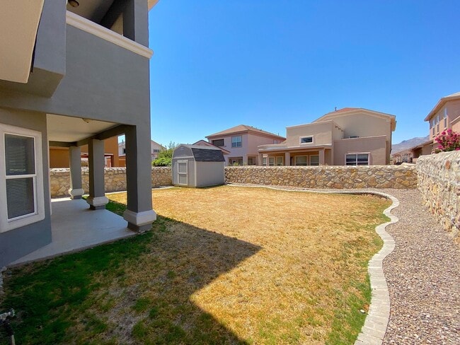 Building Photo - Northeast El Paso/Sandstone Ranch Estates 4 Bed 2.5 Bath Refrig A/C