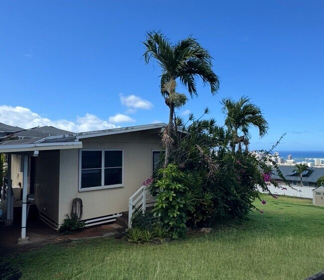 Building Photo - 1326 Alewa Dr