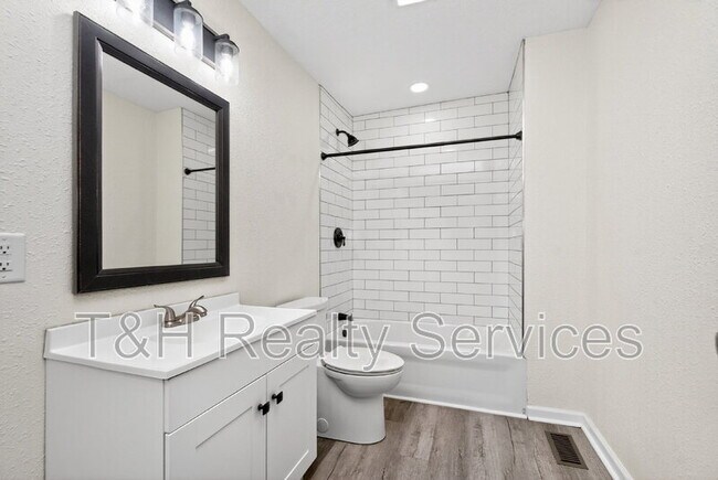 Building Photo - 1831 Olive St