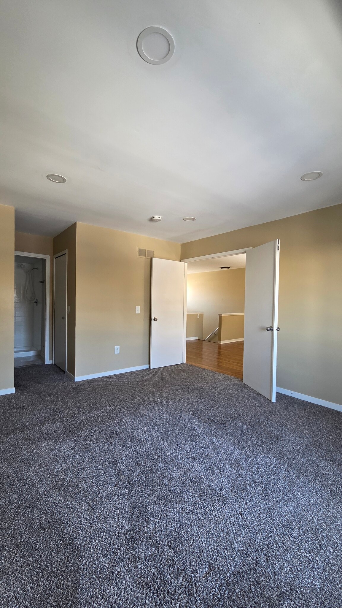 Building Photo - 653 Glasgow Ct