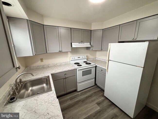 Building Photo - 2009 N Susquehanna Trail