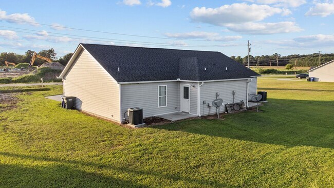 Building Photo - 440 Thad Little Rd