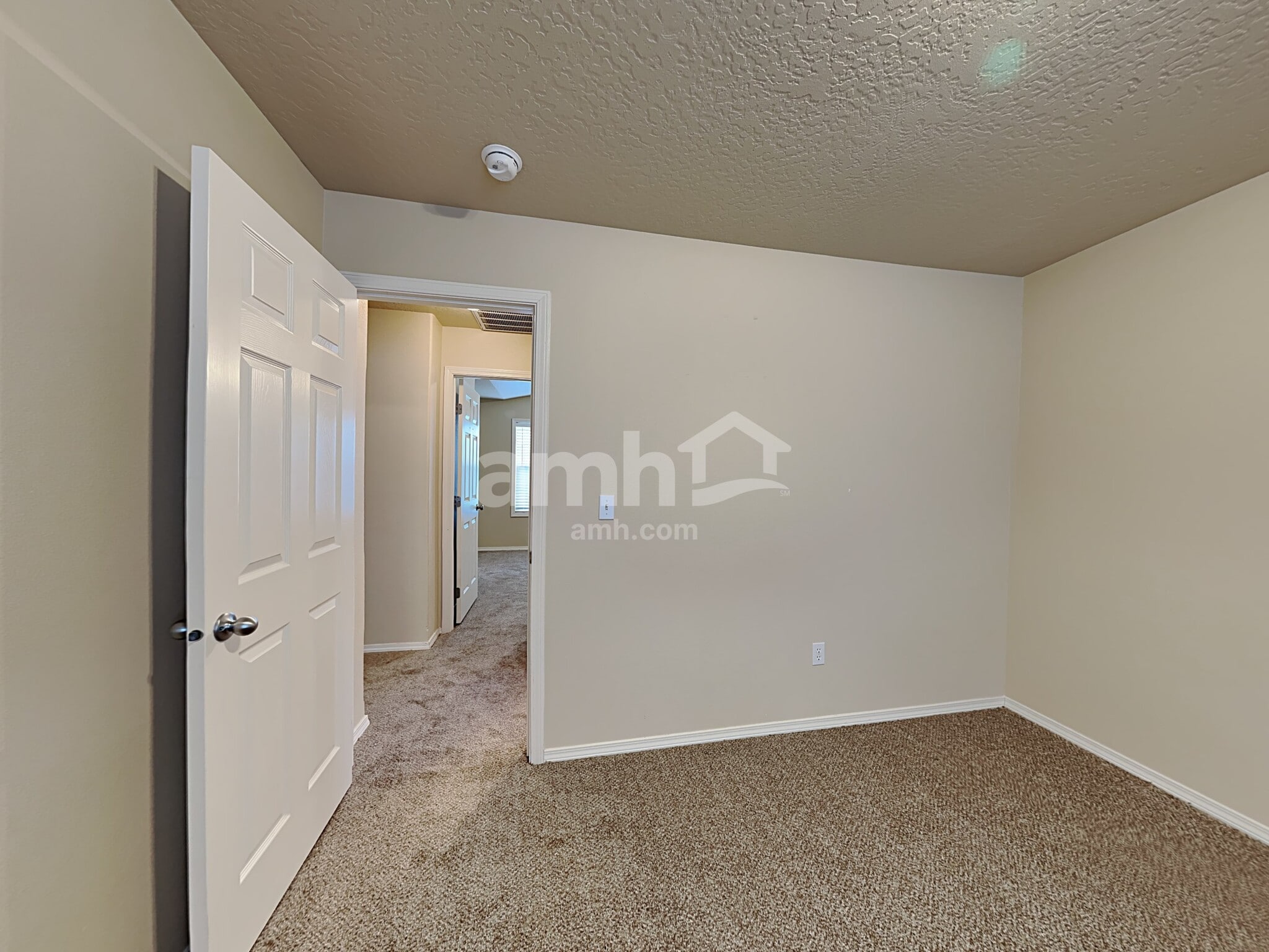 Building Photo - 6360 S White Cliff Ave