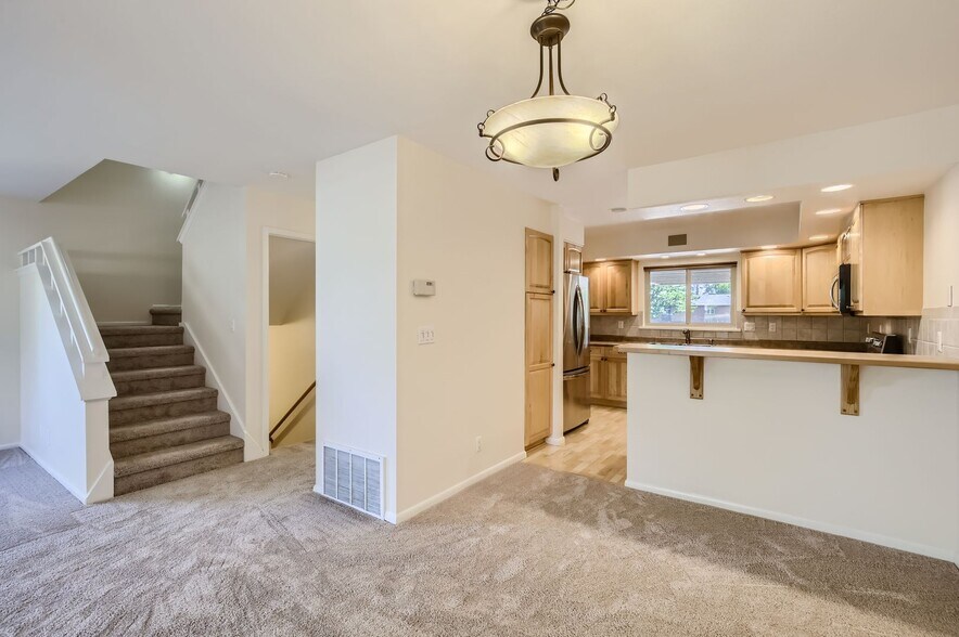 Building Photo - 1538 Chambers Dr