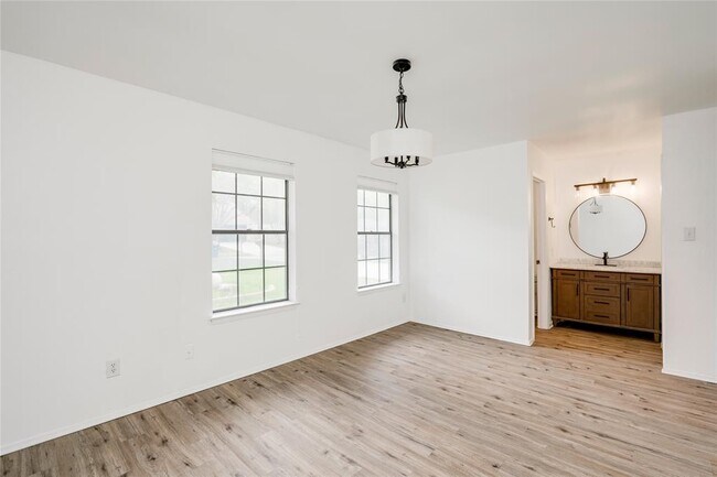 Building Photo - 6705 Lancret Hill Dr