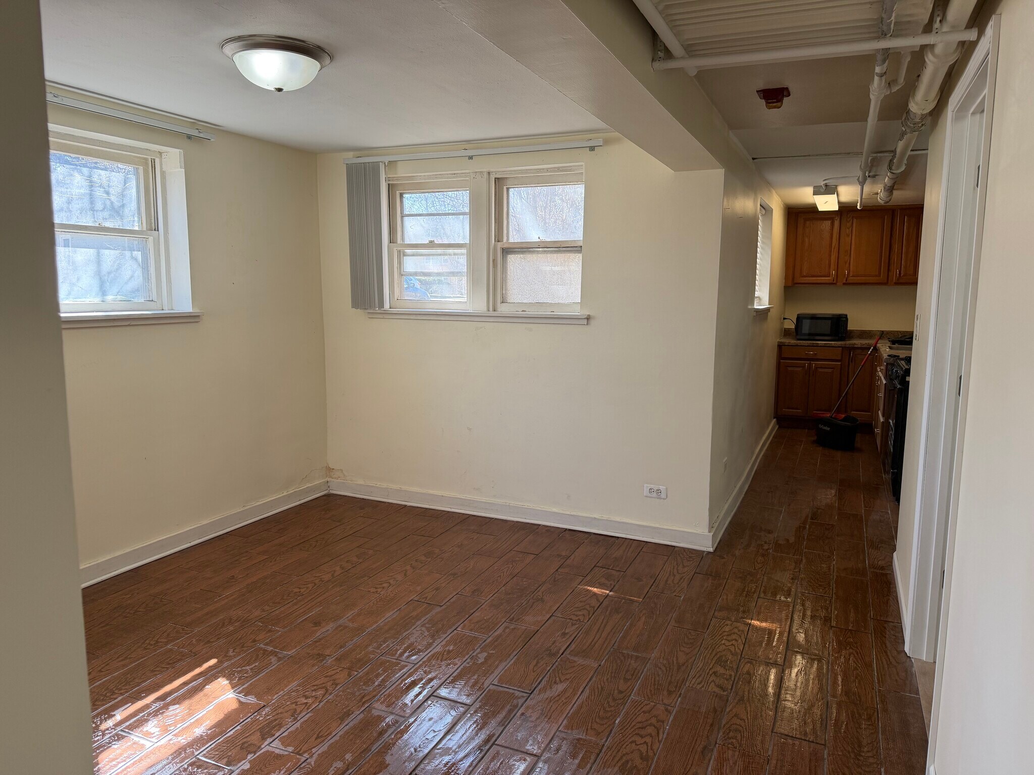 Building Photo - 58 Lincoln Ave