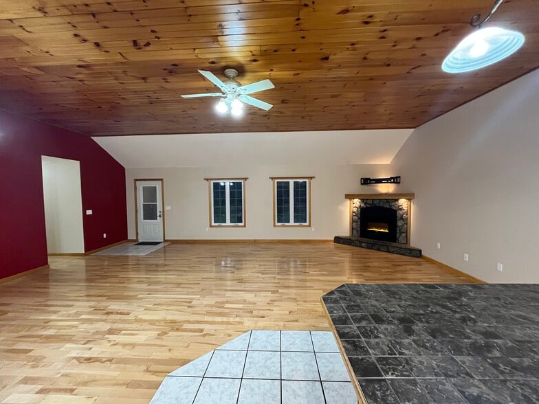 Living Room / Kitchen Open Concept - 79 Lawrence Rd