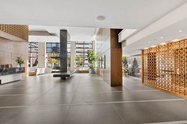 Building Photo - Stellar Denny Triangle Luxury Condo