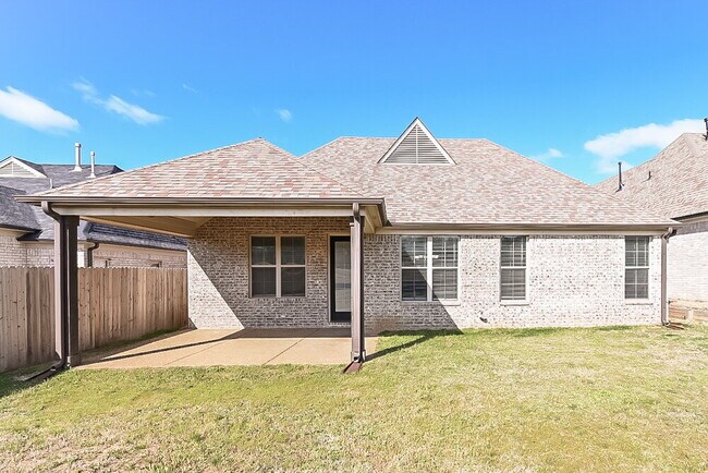 Building Photo - 75 Briar Hollow Ln