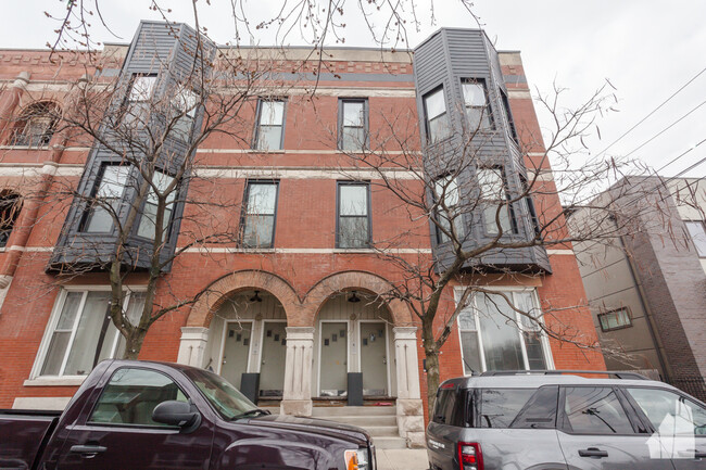 Primary Photo - 2209 W Race Ave