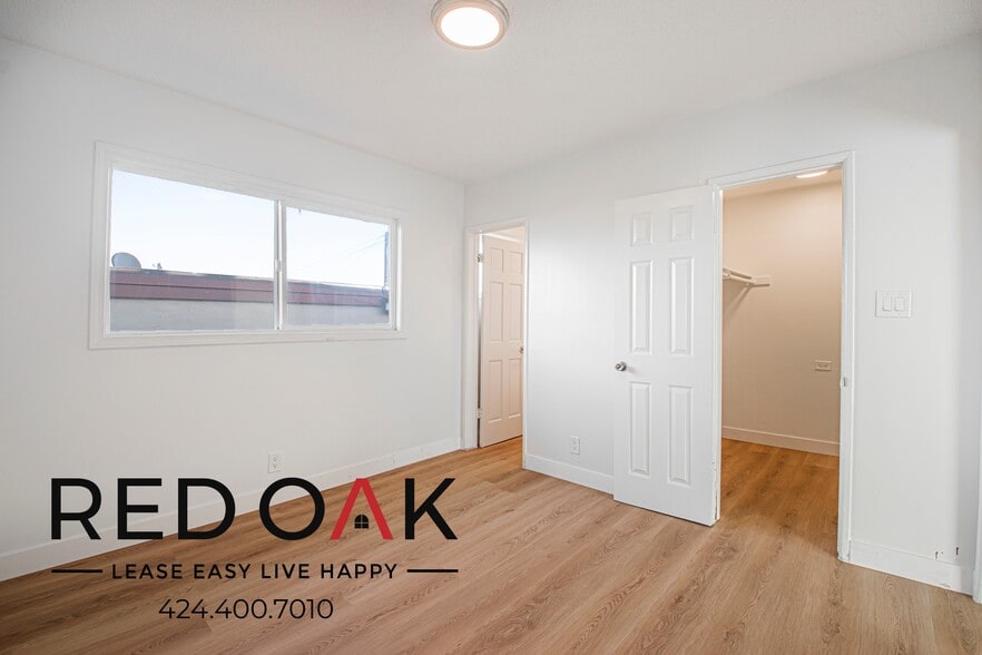 Building Photo - 1115 W 111th St