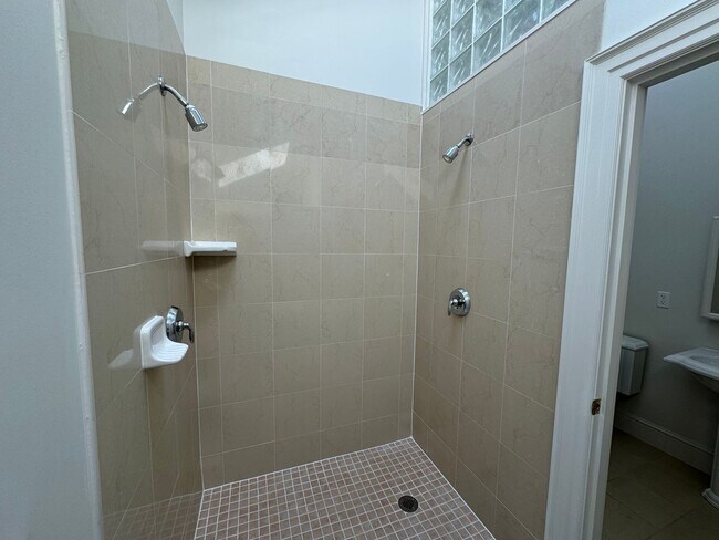 Building Photo - ***NEW TO MARKET*** Penthouse at Marblehead Highlands Condominium