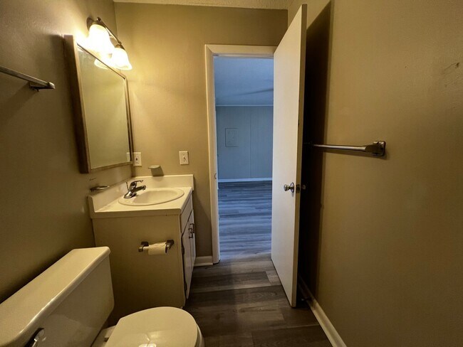 Building Photo - 5874-F Century Oaks Dr