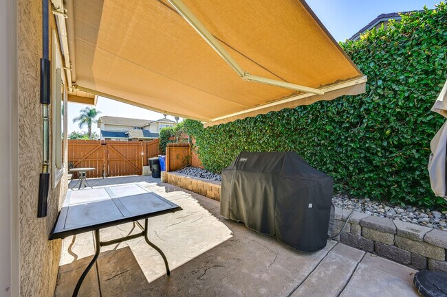 Building Photo - 1519 Via Hacienda