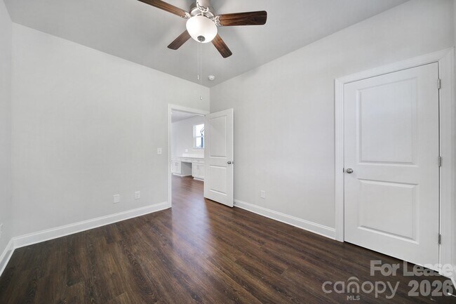 Building Photo - 2432 Arty Ave