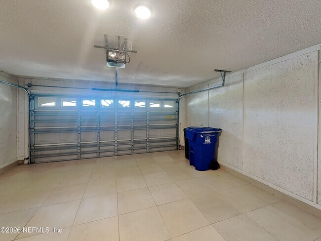 Building Photo - 801 MacKenzie Cir
