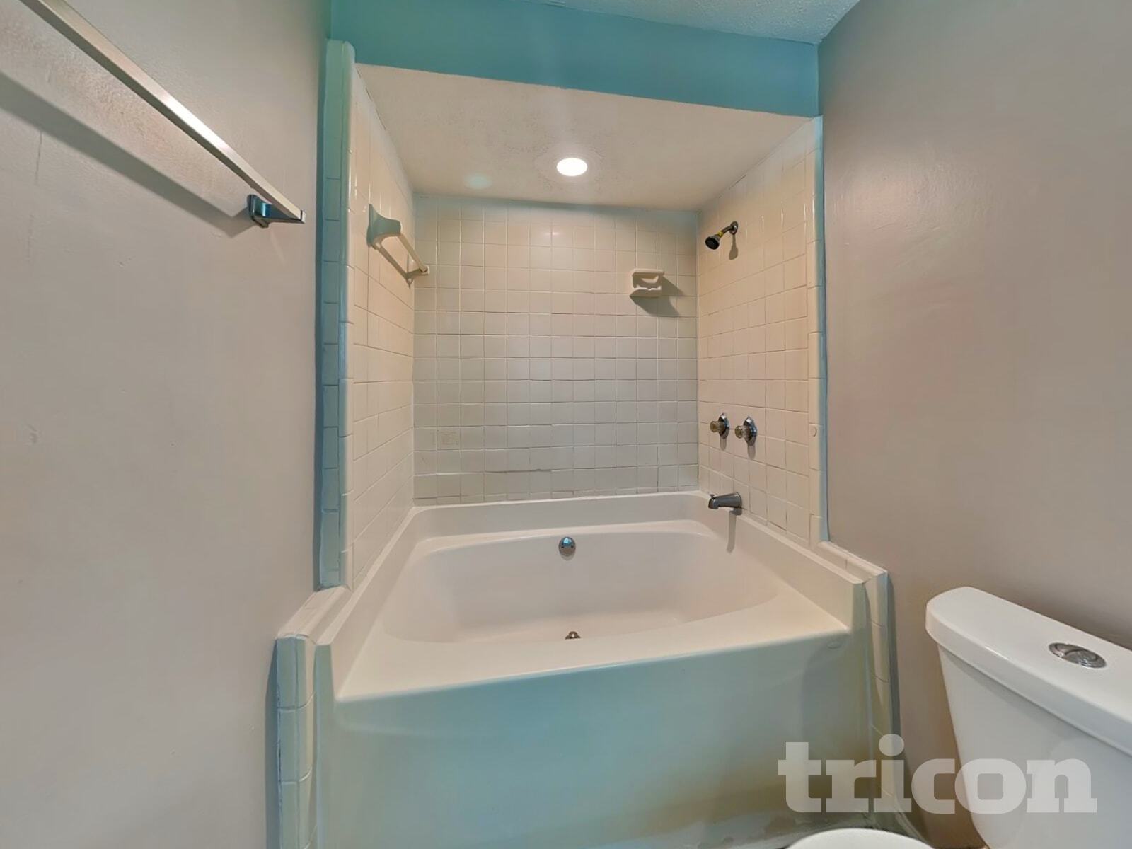 Building Photo - 515 Westbridge Dr