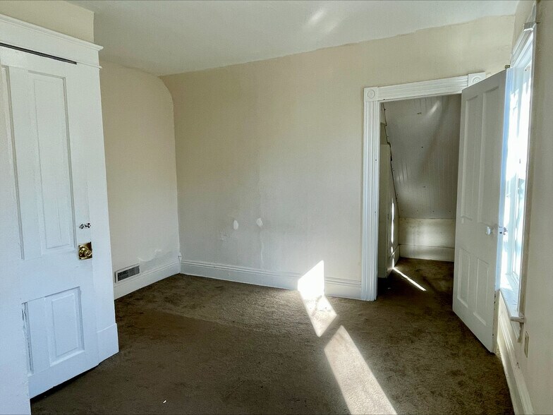 Building Photo - 580 Dayton St