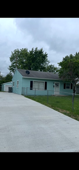 Front - 6231 Windsor Dr
