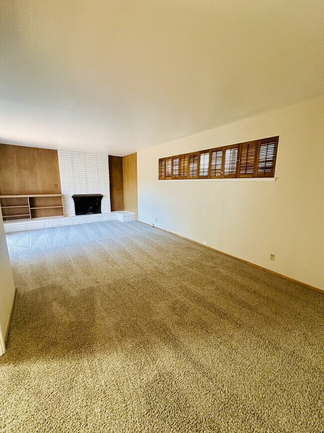 Building Photo - 3178 Hillview Ct