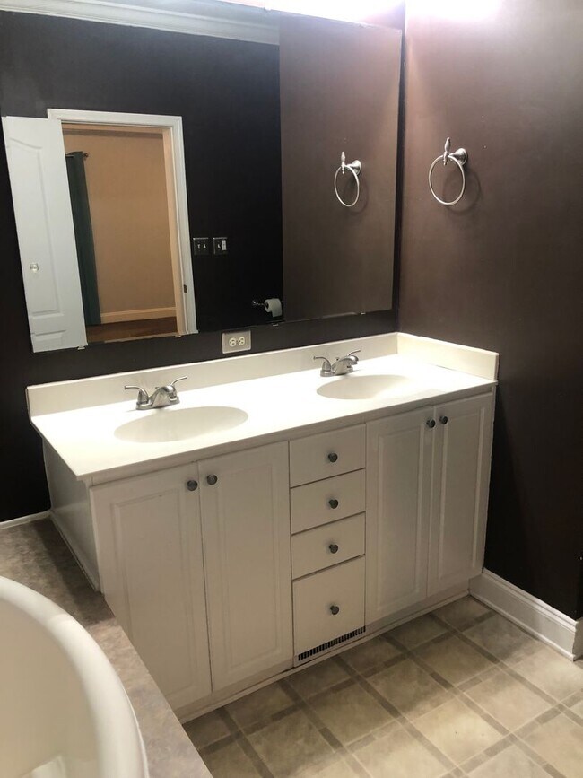 Building Photo - 3500 Van Slyke Rd