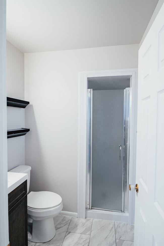 Building Photo - 284 N 45th E