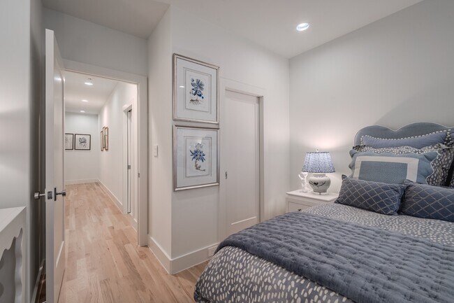 Building Photo - Open Concept custom build by Hudson Co in Highland Park!