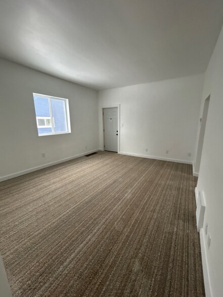 Building Photo - 2106 Thomas St