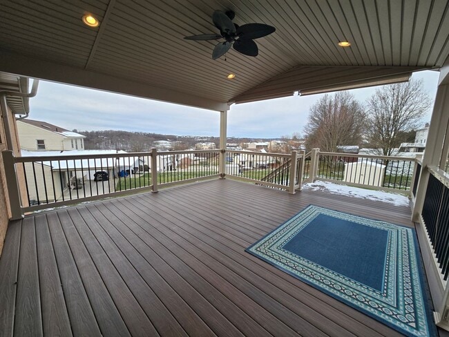 Building Photo - Beautiful Split Entry - 3 Bedroom 2.5 Bathroom in Rustic Ridge Estates