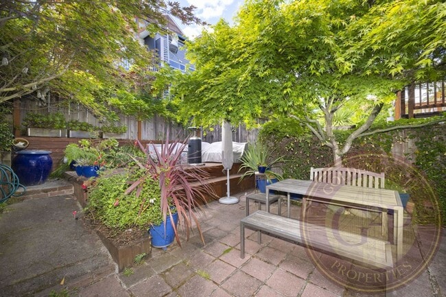 Building Photo - Potrero Hill - 3 BR, 2.5 BA House 1,388 Sq. Ft. - 3D Virtual Tour, Large Private Yard
