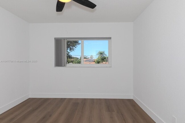 Building Photo - 2795 N 40th Ave