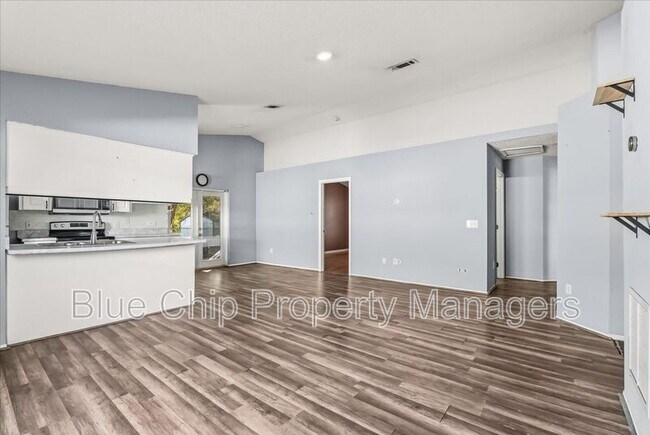 Building Photo - 2229 Hannah Ln