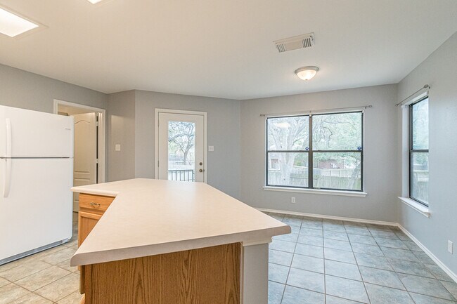 Building Photo - 1519 Jasmine