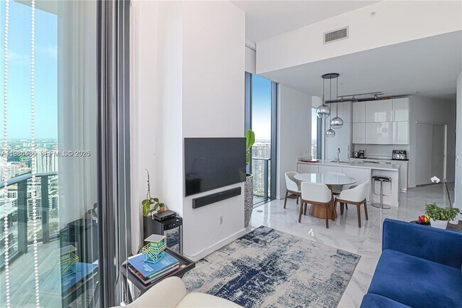 Building Photo - 501 NE 31st St