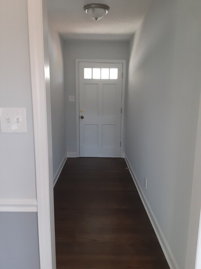 Building Photo - 2916 Camberley Dr