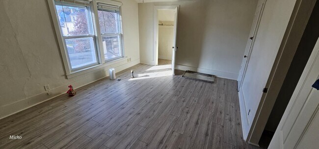 Building Photo - 508 St Clair St